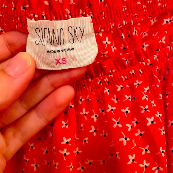 Women’s Sienna Sky red blouse with white flowers - Picture 4 of 6